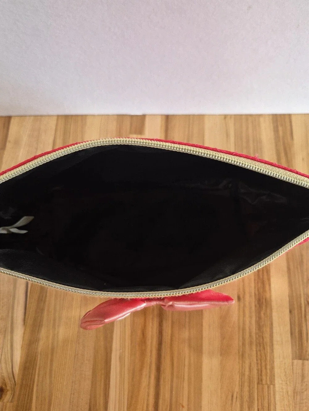 Juicy Couture Pink Quilted Cosmetic Makeup Bag/ Travel Pouch